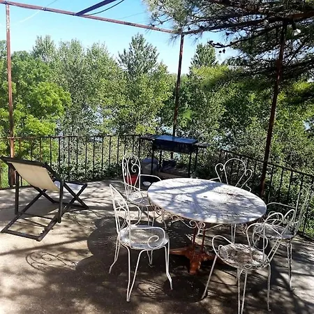 Holiday home Le Pigeonnier Au Dessus Du Caraman