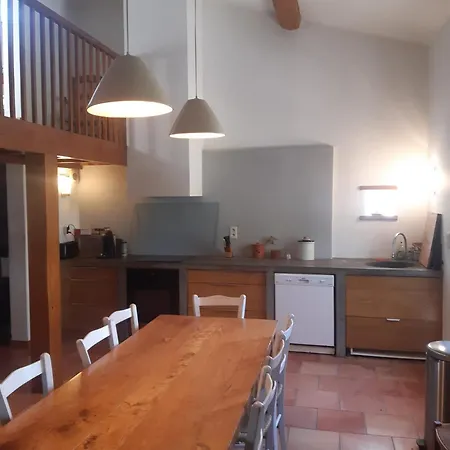 Le Pigeonnier Au Dessus Du Holiday home *